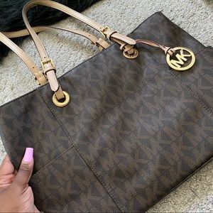 MK PURSE - authentic, medium, dark brown, MK logo purse